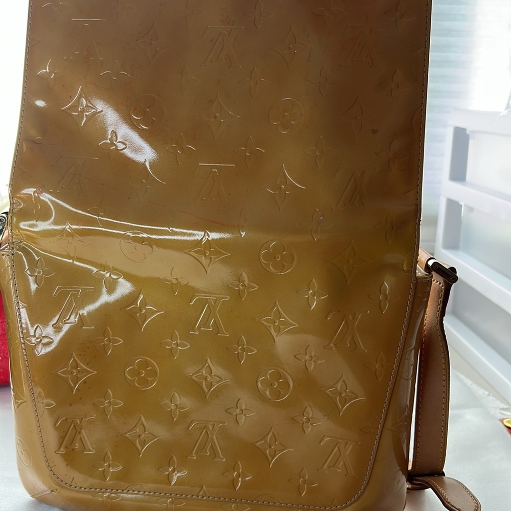 Louis Vuitton Vernis Shoulder bag. Authentic Good CONDITION - Picture 8 of 16